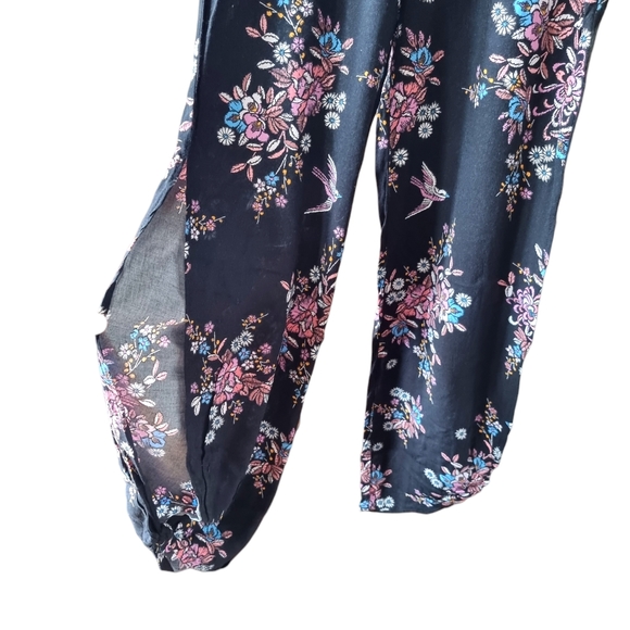 3/$40 Sale! Bebop 'I Dream Of Jeannie' Floral Pants - Picture 3 of 8